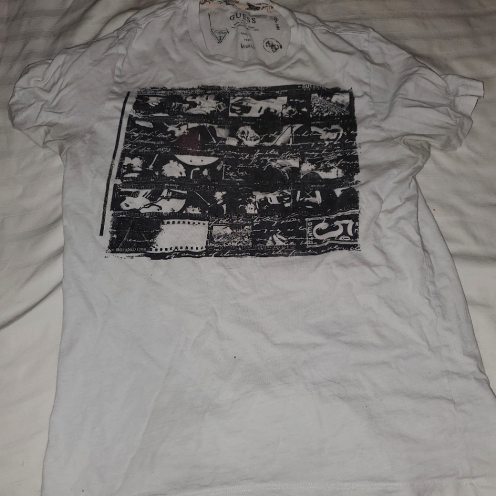 Guess T-shirt